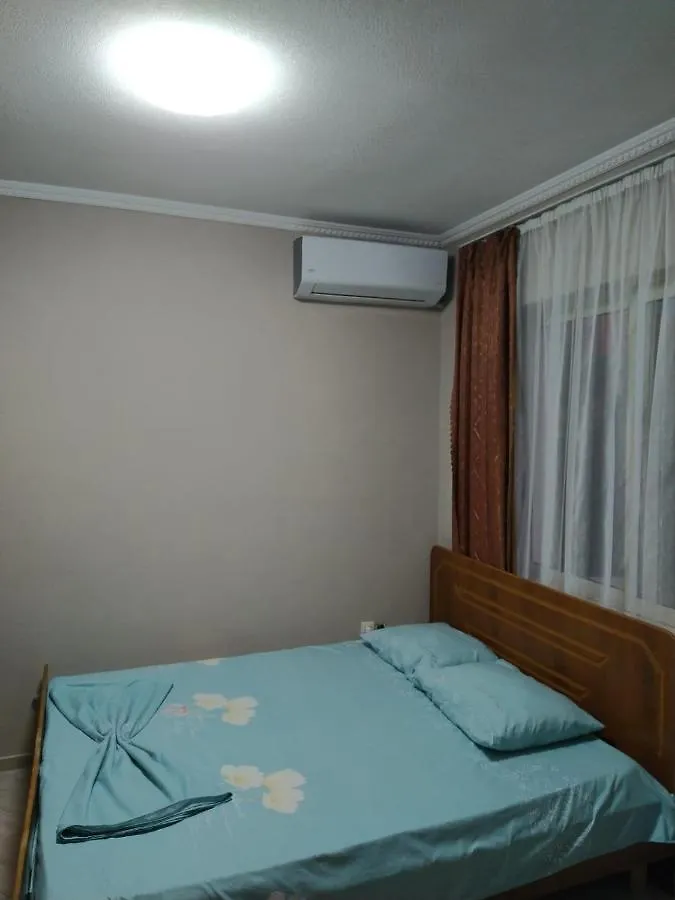 Homestay Ilirida-Swimming Pool & Garden View Rooms For Rent Durres