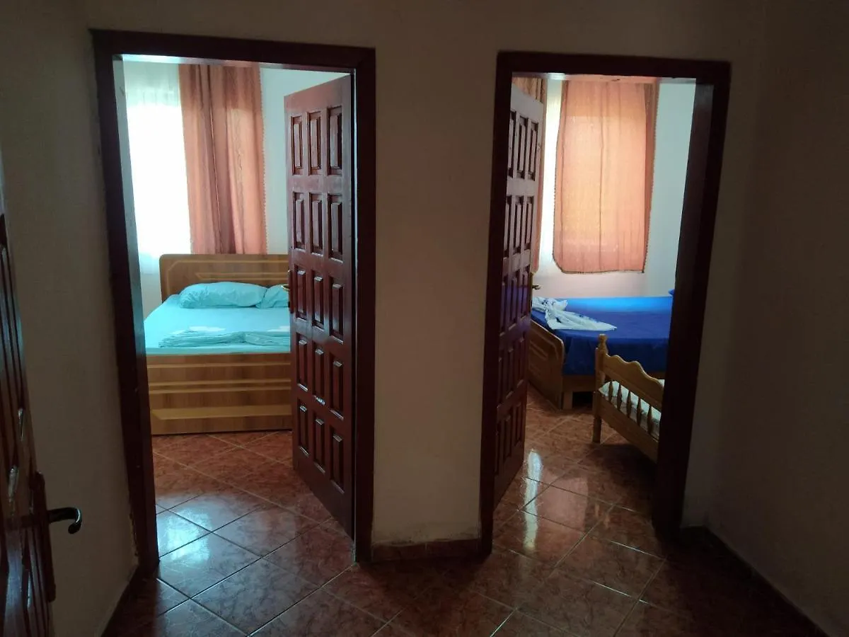 Ilirida-Swimming Pool & Garden View Rooms For Rent Durres Homestay