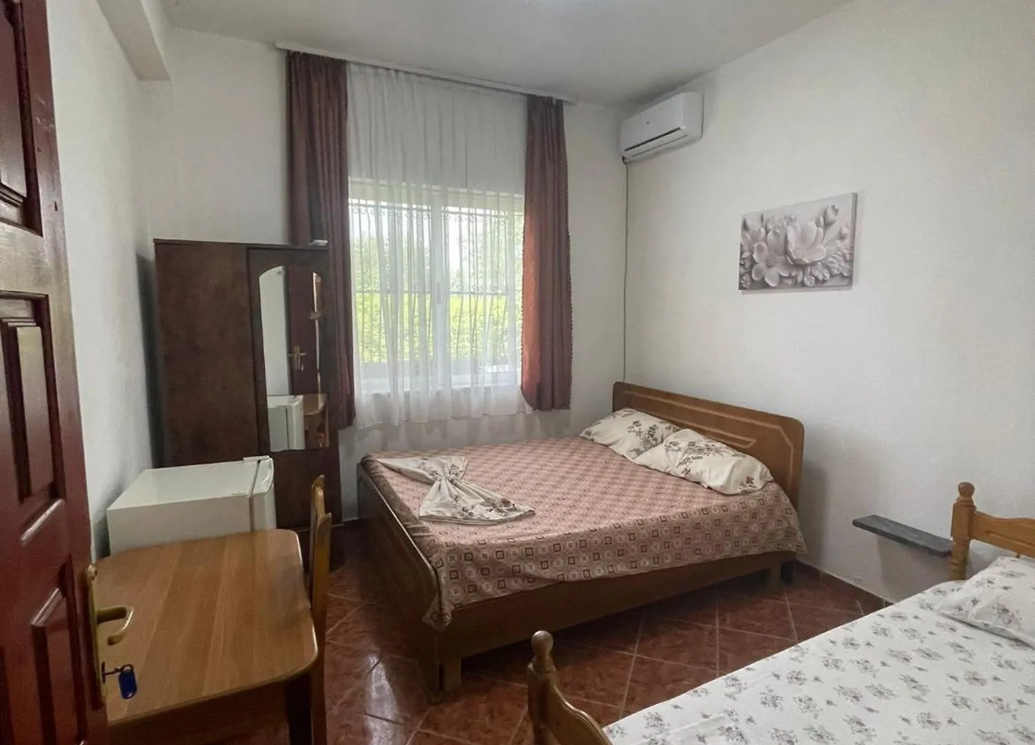 Ilirida-Swimming Pool & Garden View Rooms For Rent Durres
