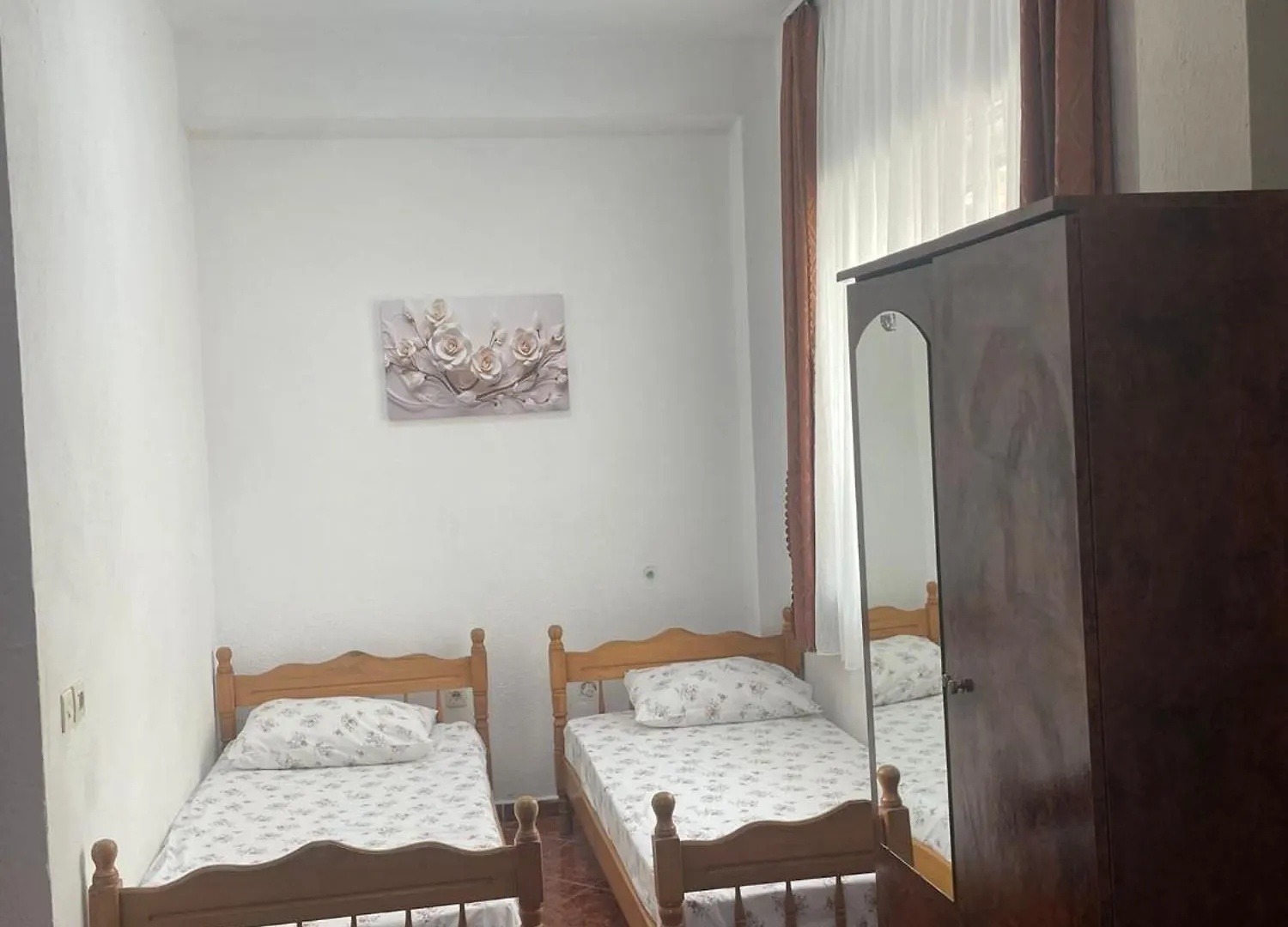 Ilirida-Swimming Pool & Garden View Rooms For Rent Durres Albania