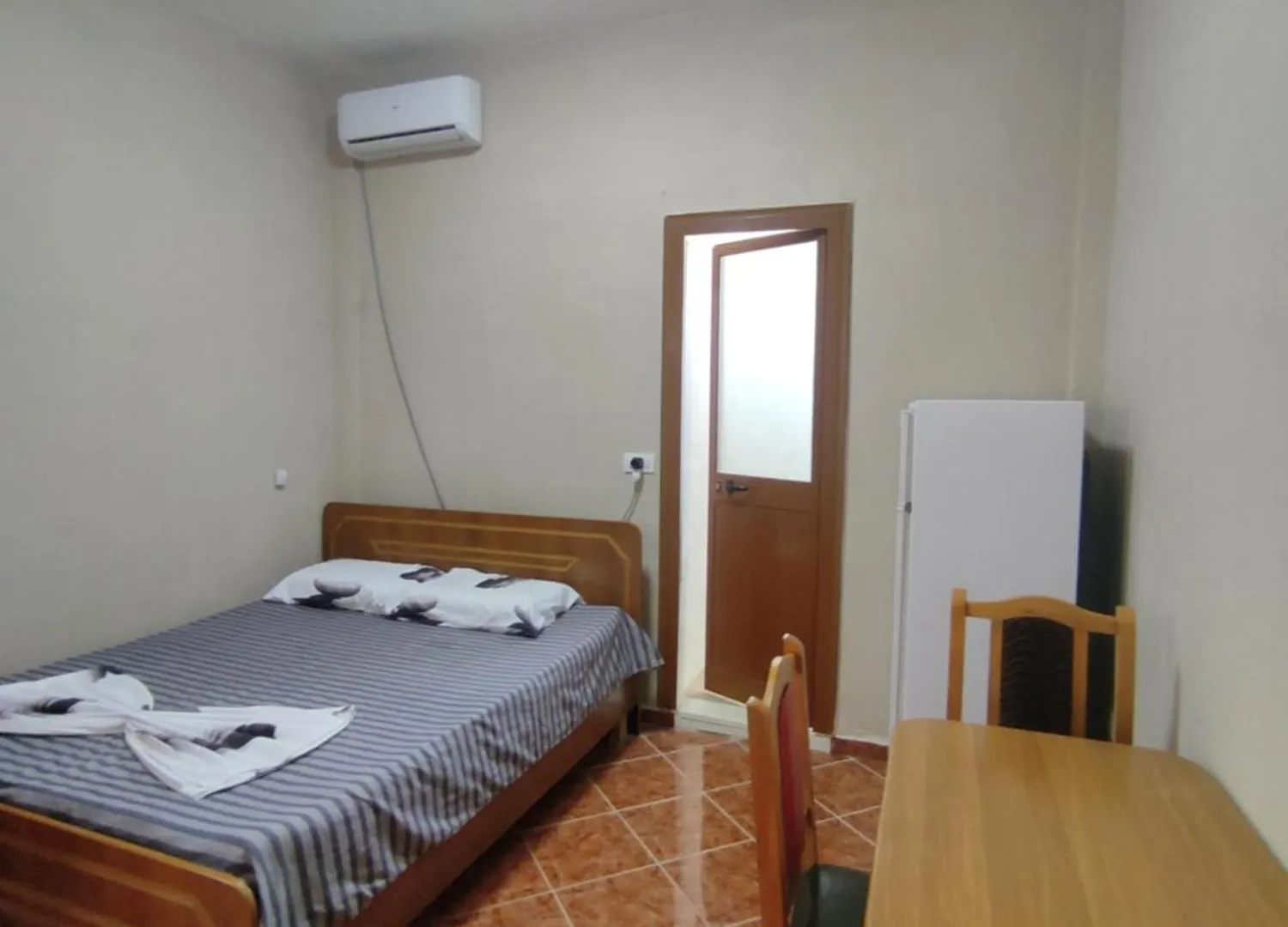 Homestay Ilirida-Swimming Pool & Garden View Rooms For Rent Durres
