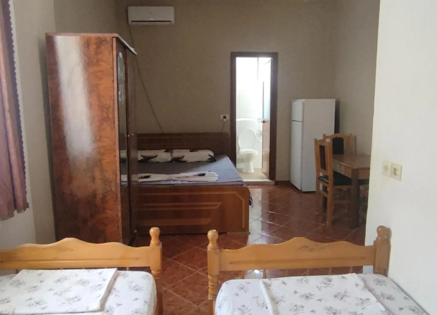 Ilirida-Swimming Pool & Garden View Rooms For Rent Durres Homestay