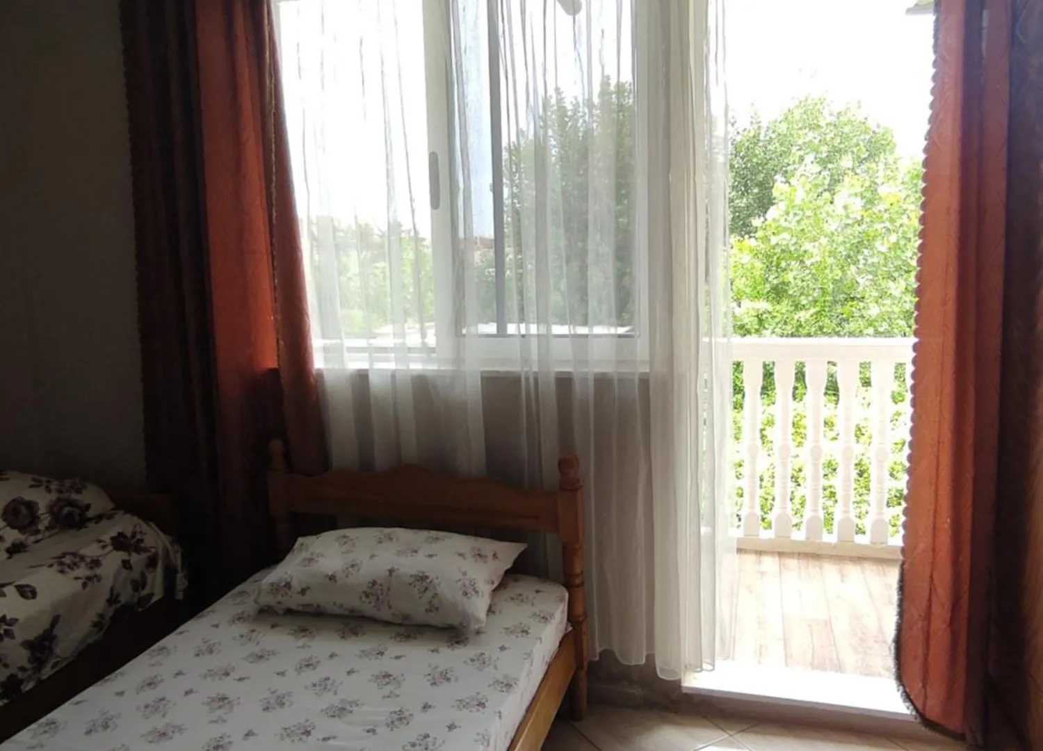 Ilirida-Swimming Pool & Garden View Rooms For Rent Durres 0*,  Albania