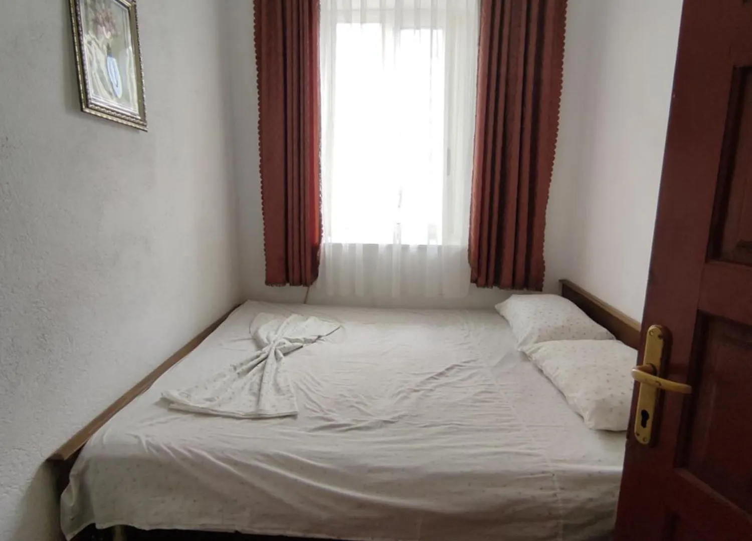 Ilirida-Swimming Pool & Garden View Rooms For Rent Durres 0*,  Albania