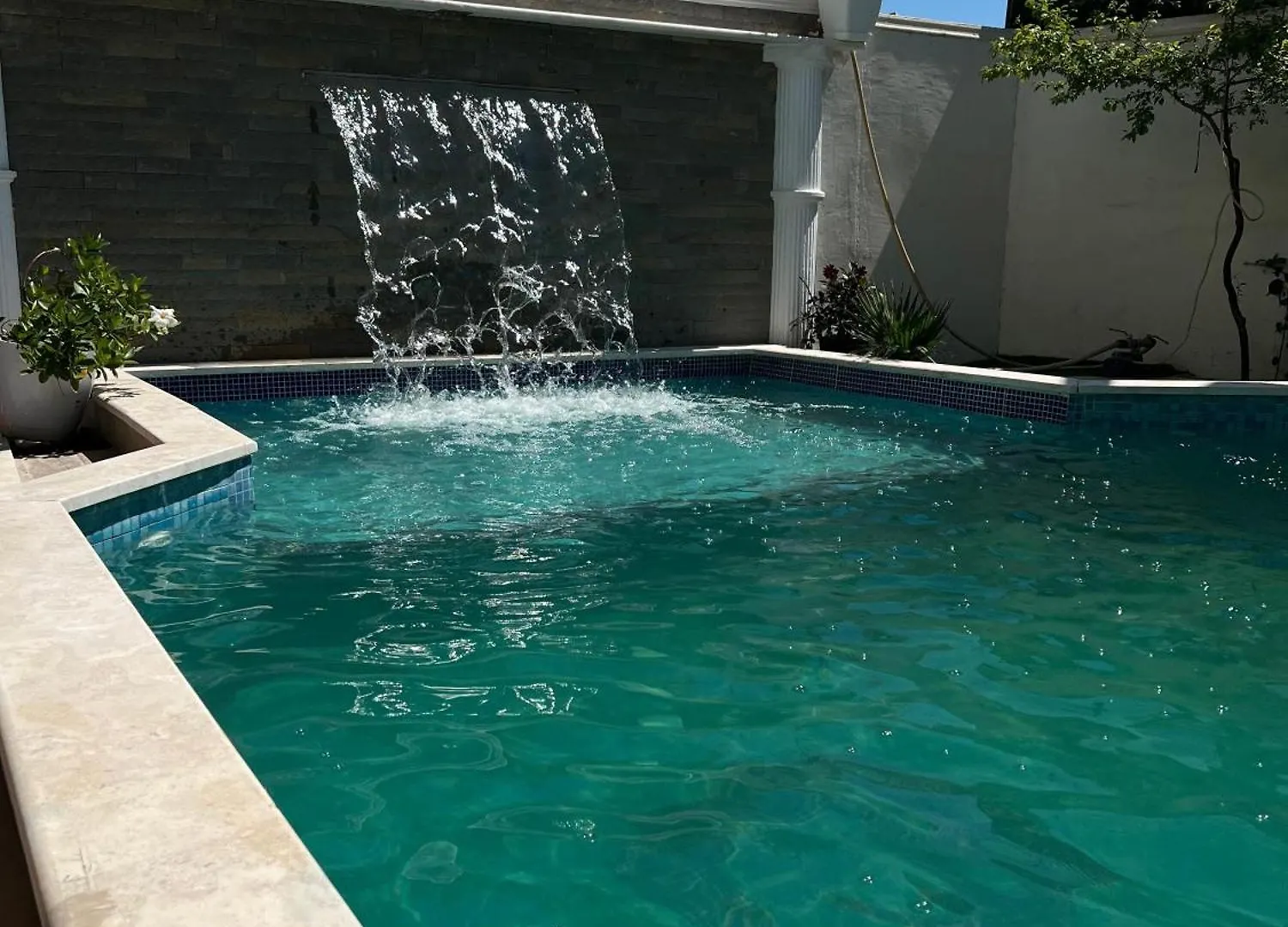 Ilirida-Swimming Pool & Garden View Rooms For Rent Durres Homestay